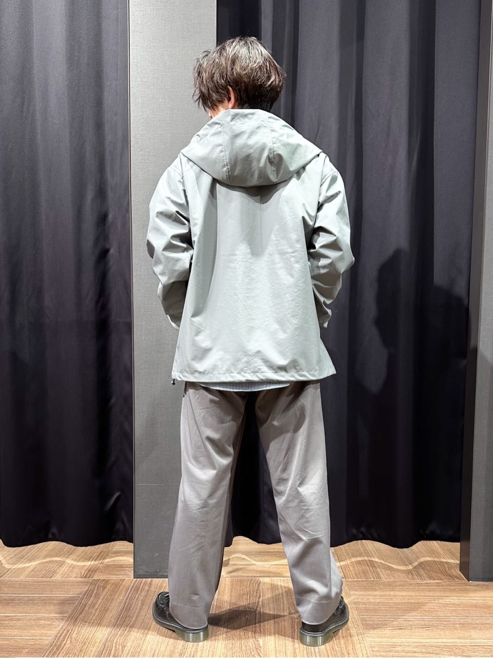 tomoyaさんの「THE SHOP TK｜【季節の変わり目に最適】ナイロンマウンテンパーカ  防風/洗濯機OK」を使ったコーディネート