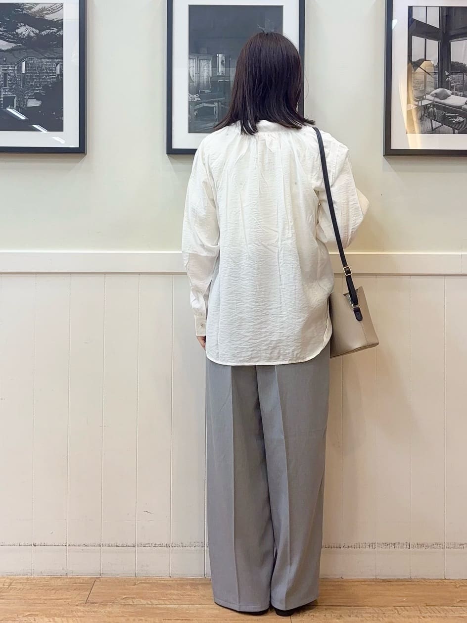 えぬさんの「SHOO･LA･RUE｜【S-LL/二の腕カバー】品よく隠せる ドット刺繍5分袖ニット」を使ったコーディネート