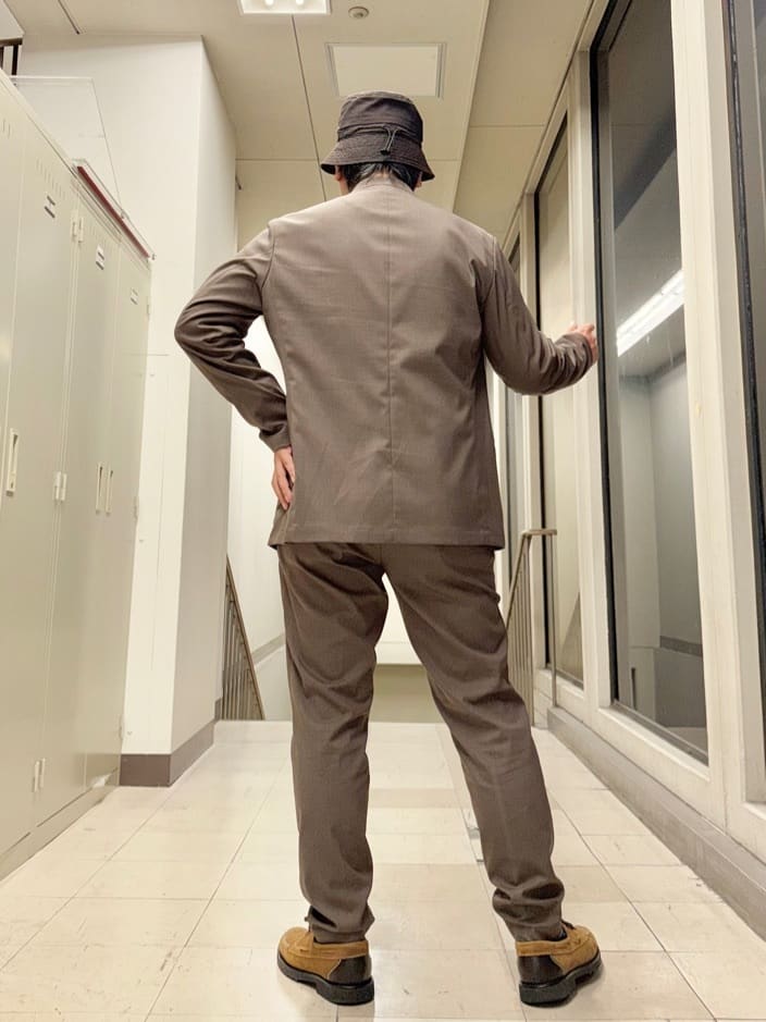 MAKOTO AIさんの「TAKEO KIKUCHI｜【ON／OFF兼用】CARREMANファブリック ノーカラージャケット」を使ったコーディネート