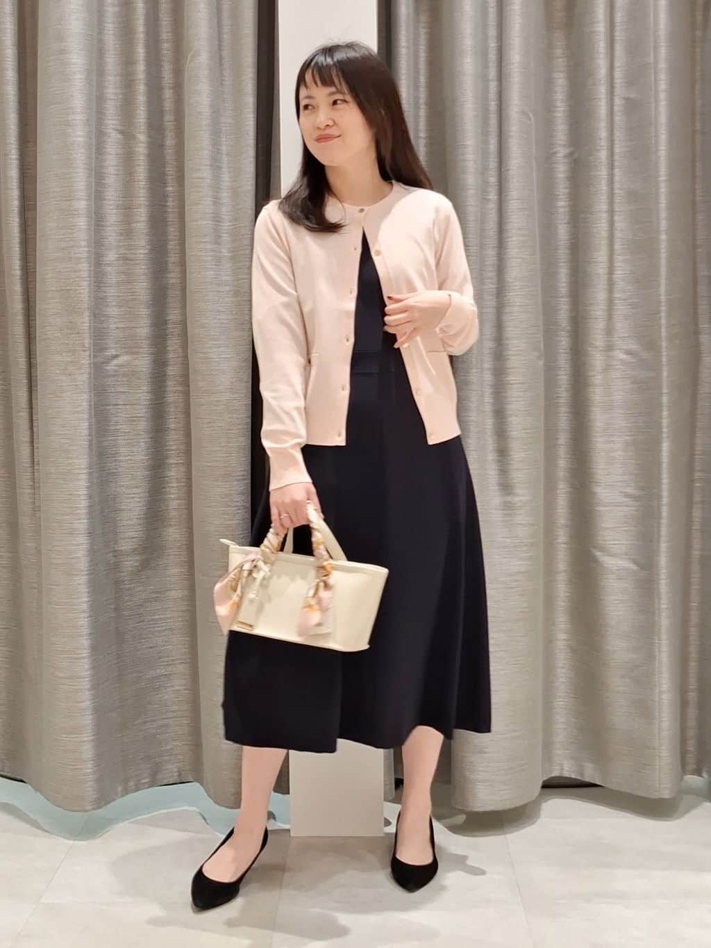 YuKaRiさんの「UNTITLED｜◆【アンサンブル可/洗える】クルーネックニットカーディガン」を使ったコーディネート