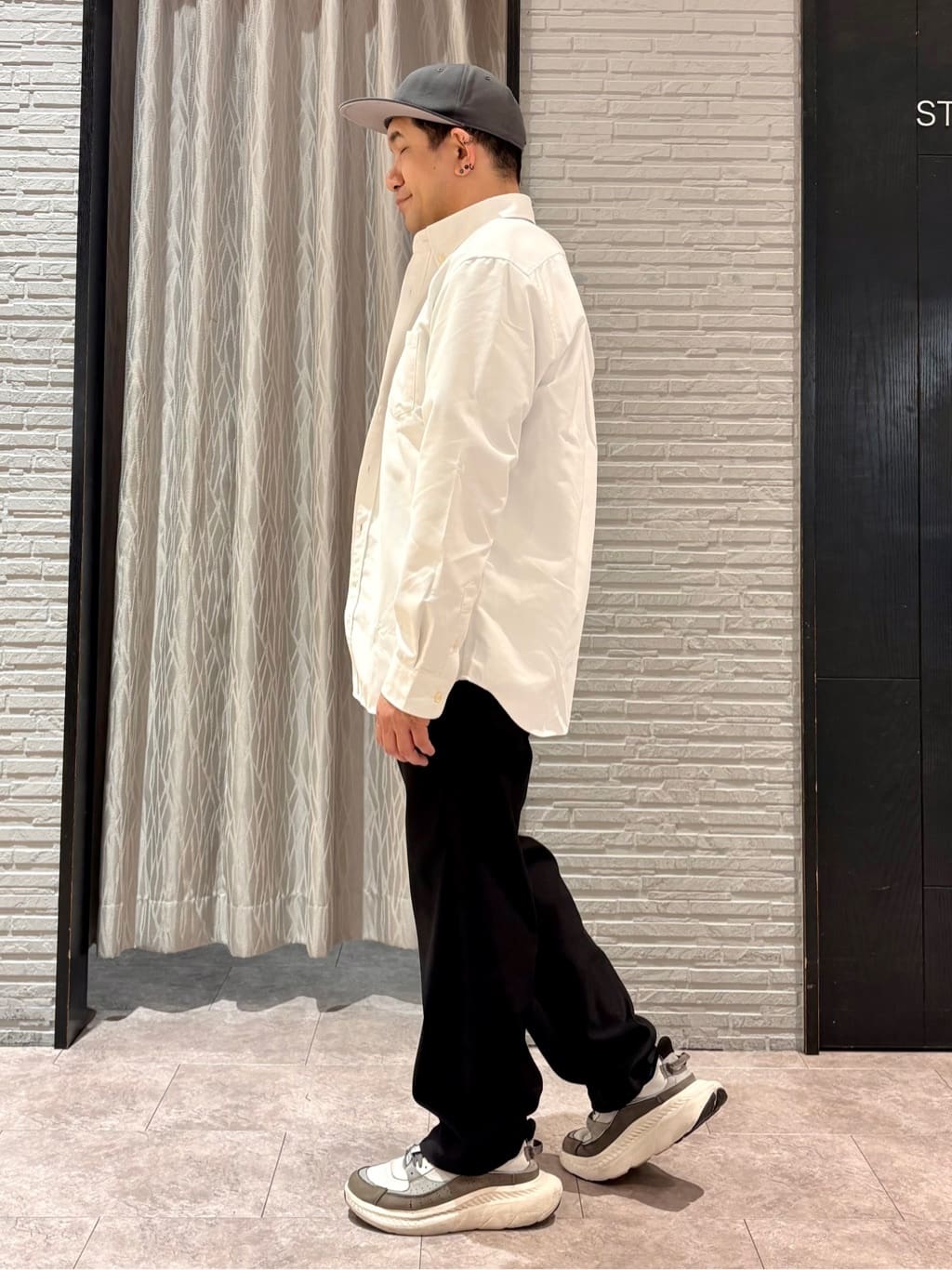 Pーyamaさんの「THE SHOP TK｜【無地だと少し物足りないという方へ】ジオメトリック柄 半袖Tシャツ 洗濯機OK」を使ったコーディネート