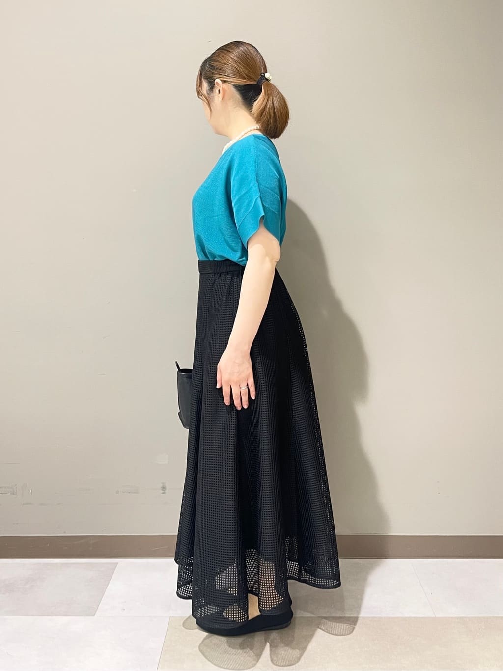 Tomoさんの「UNTITLED｜【11色展開/体型カバー】前後2WAYフレンチスリーブニット」を使ったコーディネート