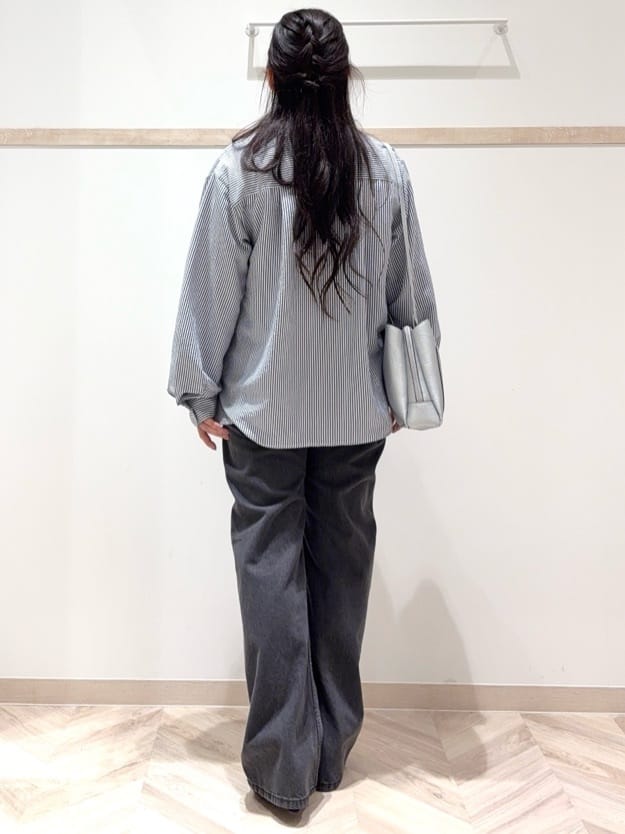 nanaさんの「SHOO･LA･RUE｜【S-LL】レイヤードスタイルに チュール切替ロンT」を使ったコーディネート
