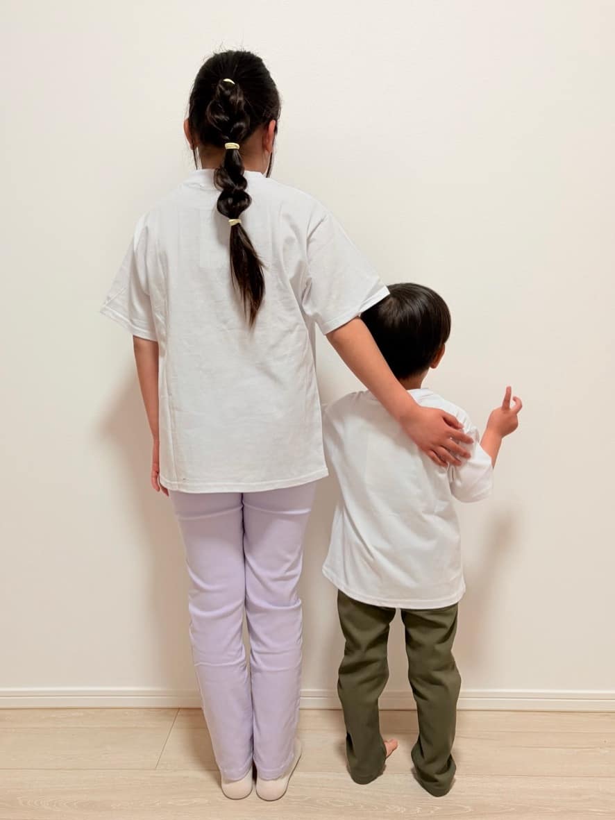 YUMIさんの「SHOO･LA･RUE｜【100-150cm】プリントロゴTシャツ」を使ったコーディネート