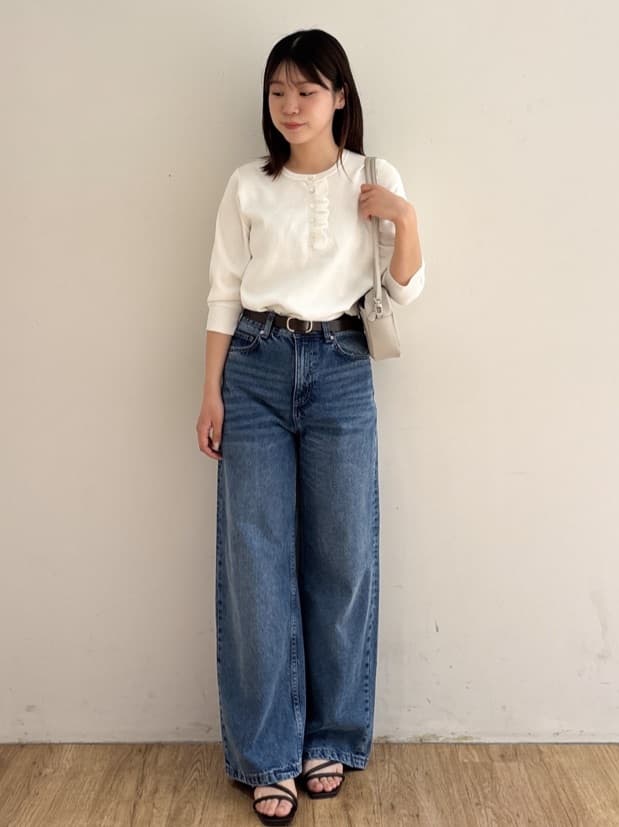 mireiさんの「OPAQUE.CLIP｜フリルヘンリーネックニット【洗濯機OK／抗ピル】」を使ったコーディネート