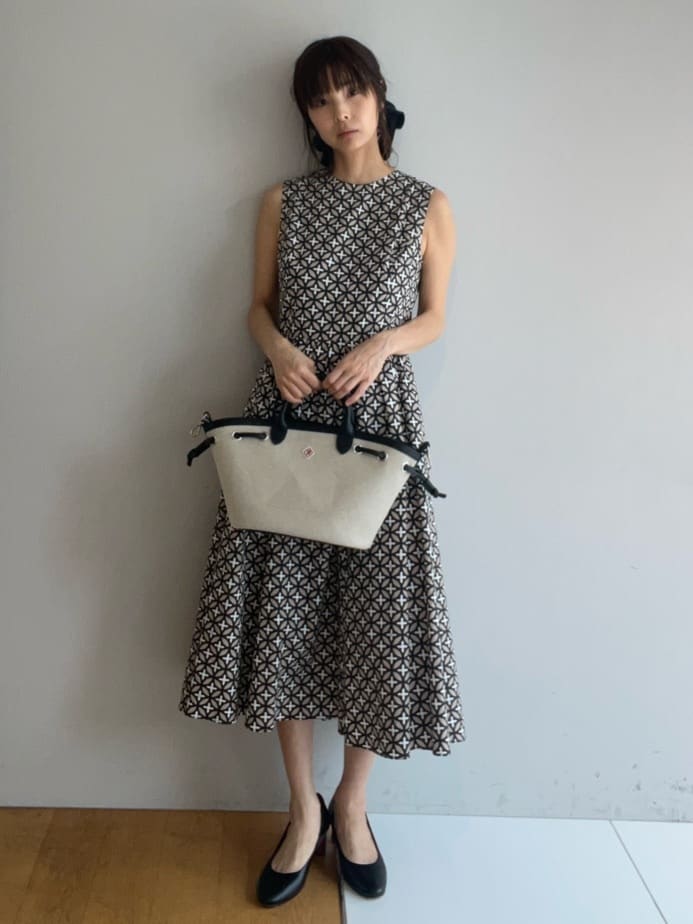 misaさんの「DRESSTERIOR｜【otonaMUSE5月号掲載/ウォッシャブル】オーバーラップサークル ノースリーブドレス」を使ったコーディネート