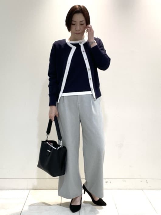 フミさんの「Reflect｜【アンサンブル可】バイカラーカーディガン」を使ったコーディネート