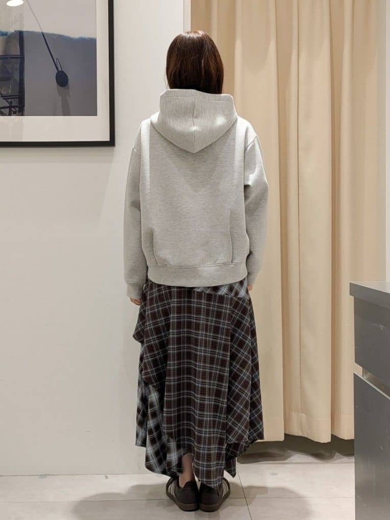 なめさんの「THE SHOP TK｜ダンボールジップパーカ」を使ったコーディネート