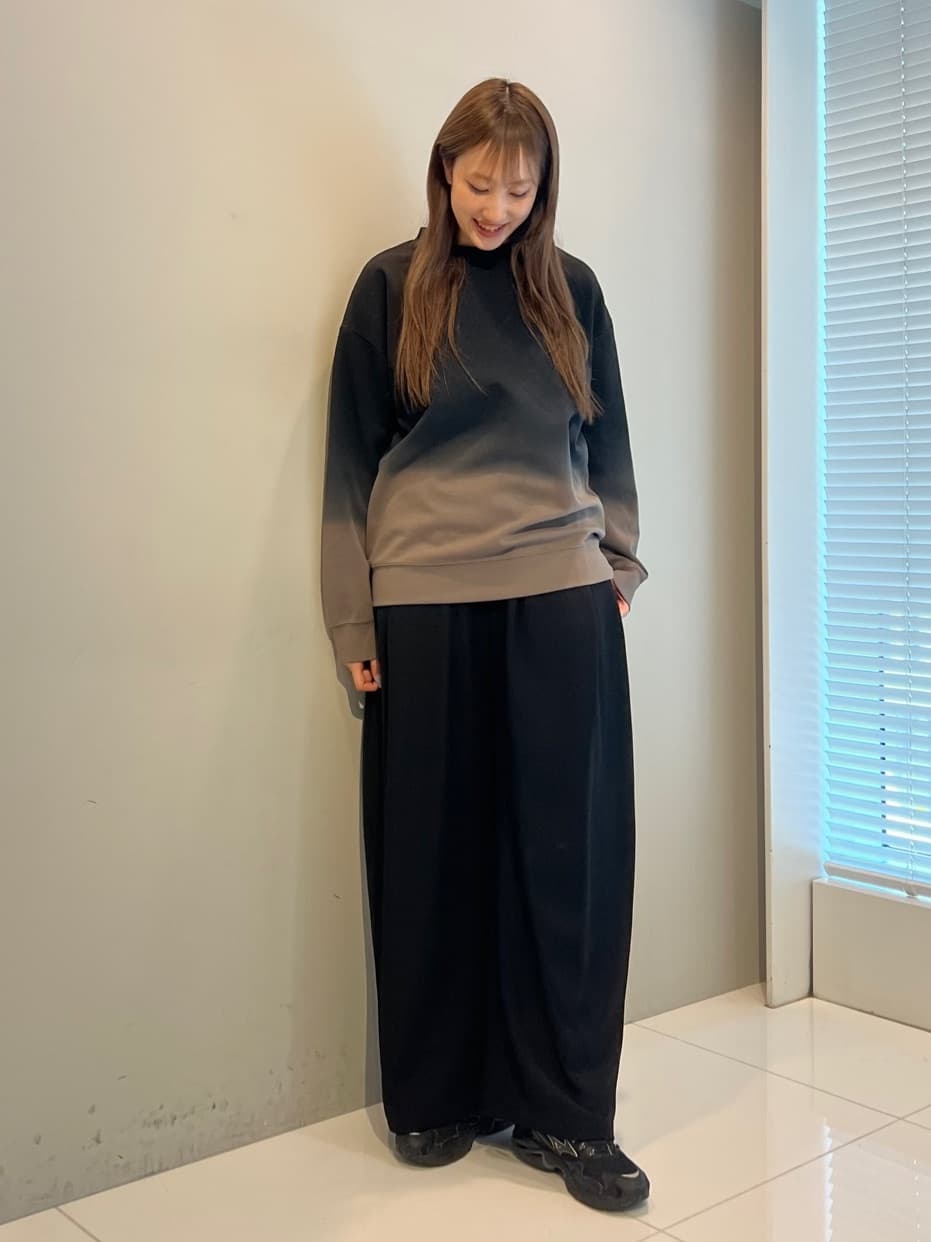 mさんの「tk.TAKEO KIKUCHI｜グラデーションスウェット」を使ったコーディネート