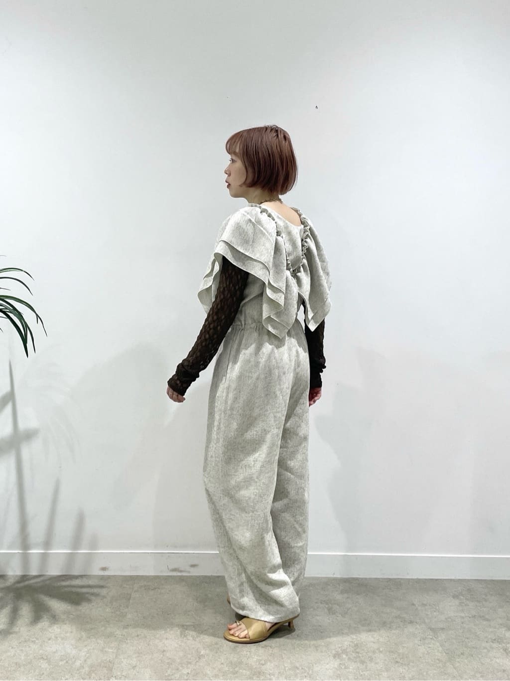 mikuさんの「INDIVI｜【一部店舗限定】バックオープンレースカットソー」を使ったコーディネート