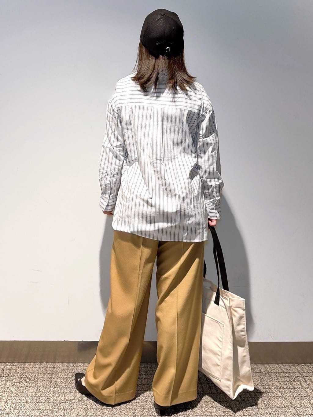 みーさんの「grove｜羽織としても大活躍！驚きの伸びを備えたコットンナイロンストレッチシャツ」を使ったコーディネート