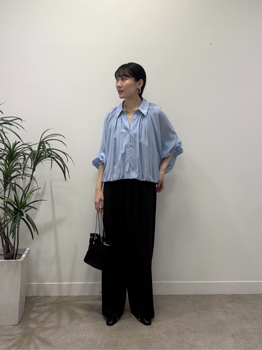 rinaさんの「INDIVI｜バルーンシアーブラウス【接触冷感】」を使ったコーディネート