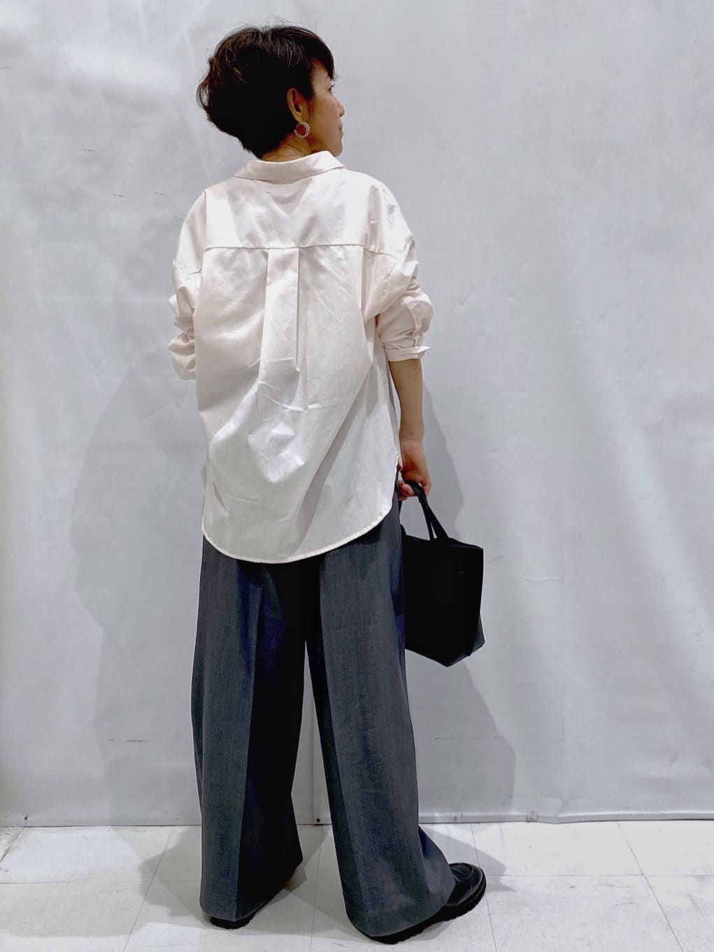 Bonさんの「OPAQUE.CLIP｜パール調ビーズ&times;メタル チェーンネックレス」を使ったコーディネート