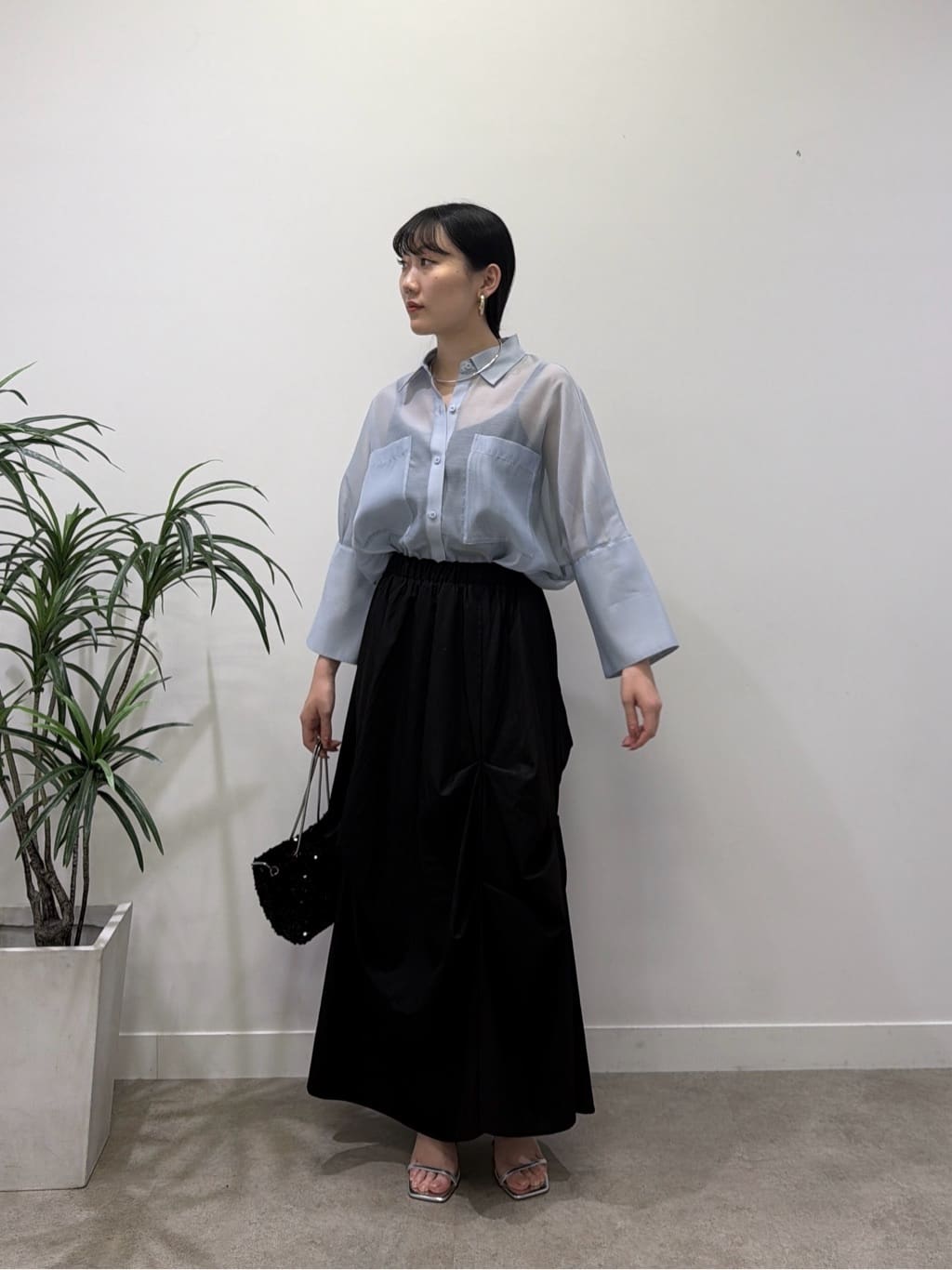 rinaさんの「INDIVI｜【接触冷感】シアーコクーンブラウス」を使ったコーディネート