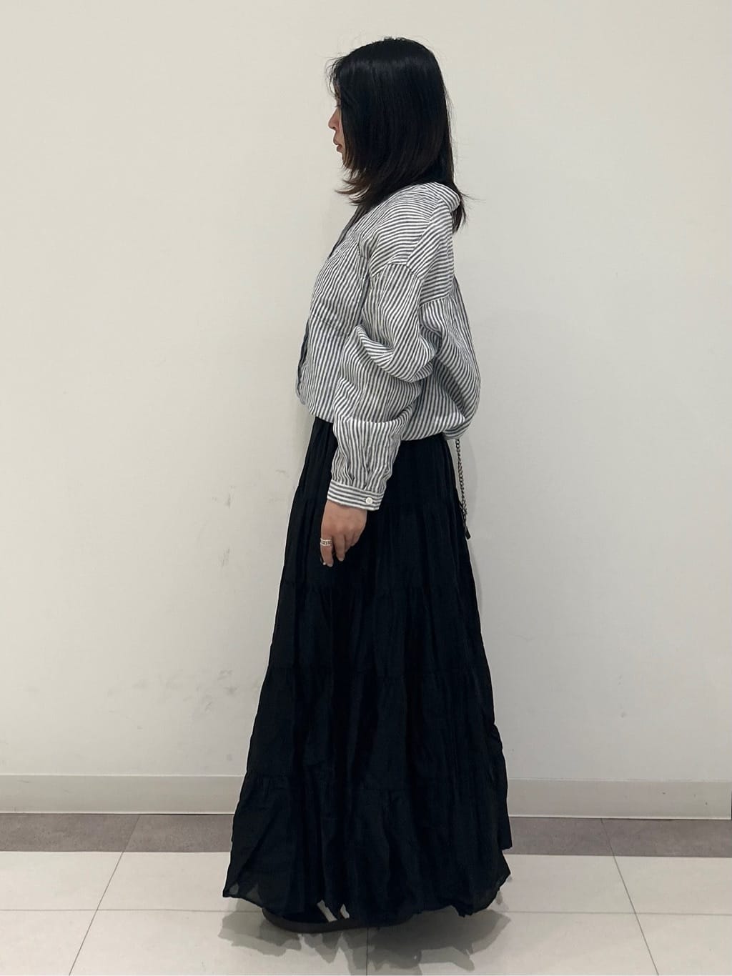 とりみさんの「DRESSTERIOR｜【2WAY/羽織にも】ウォッシャブルリネン ドロストシャツ」を使ったコーディネート