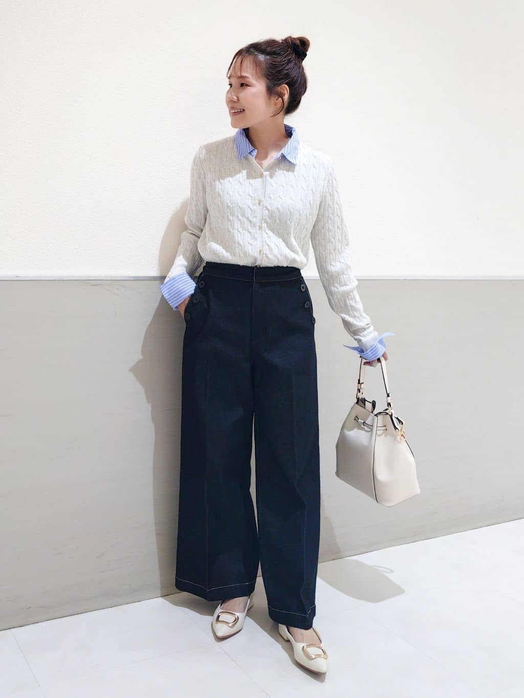 maruさんの「THE SHOP TK｜【通勤にもデイリーにも】CAVIAN 金ボタンダブルブレストジャケット」を使ったコーディネート
