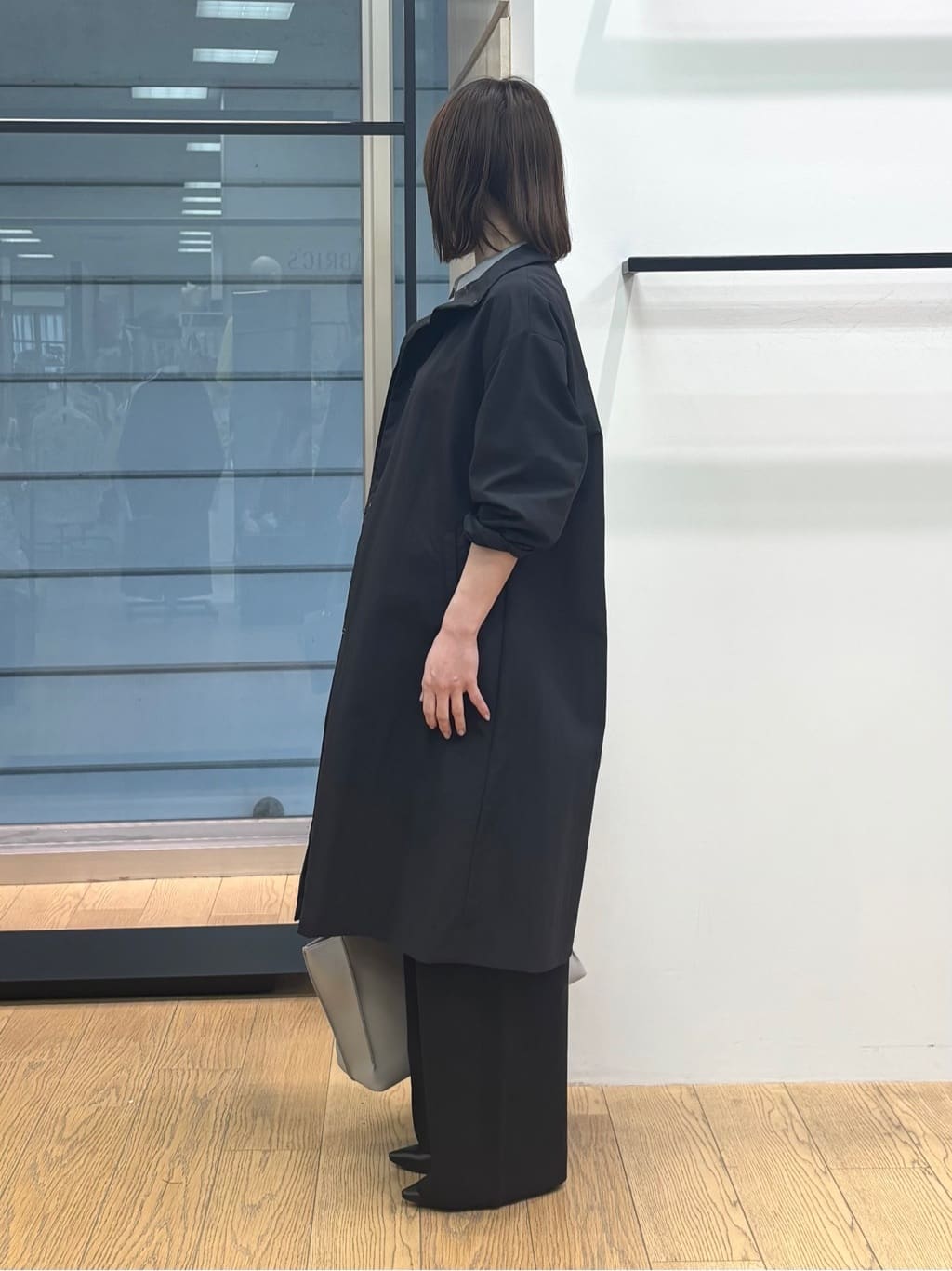 asamiさんの「INDIVI｜【接触冷感／洗える／2WAY】ドロスト付 シアーシャンブレーシャツ」を使ったコーディネート