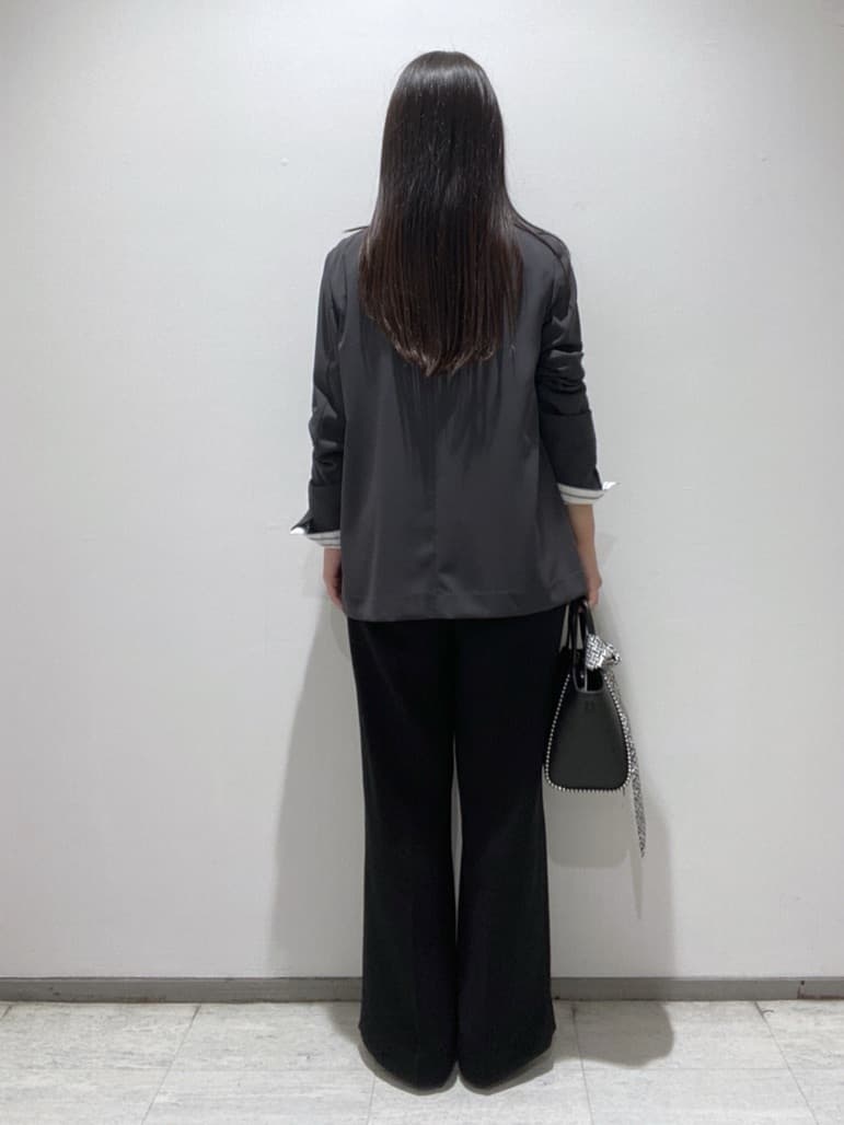 meiさんの「INDIVI｜【2WAY／洗える】ラメストライプ コットン混シャツ」を使ったコーディネート