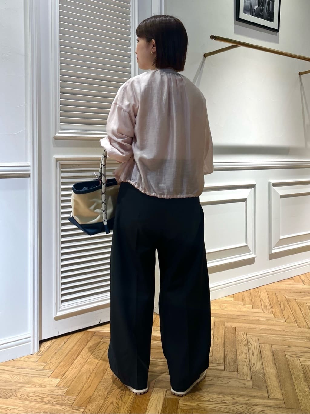 つじ まこさんの「DRESSTERIOR｜ウォッシャブル シアーショートブルゾン」を使ったコーディネート
