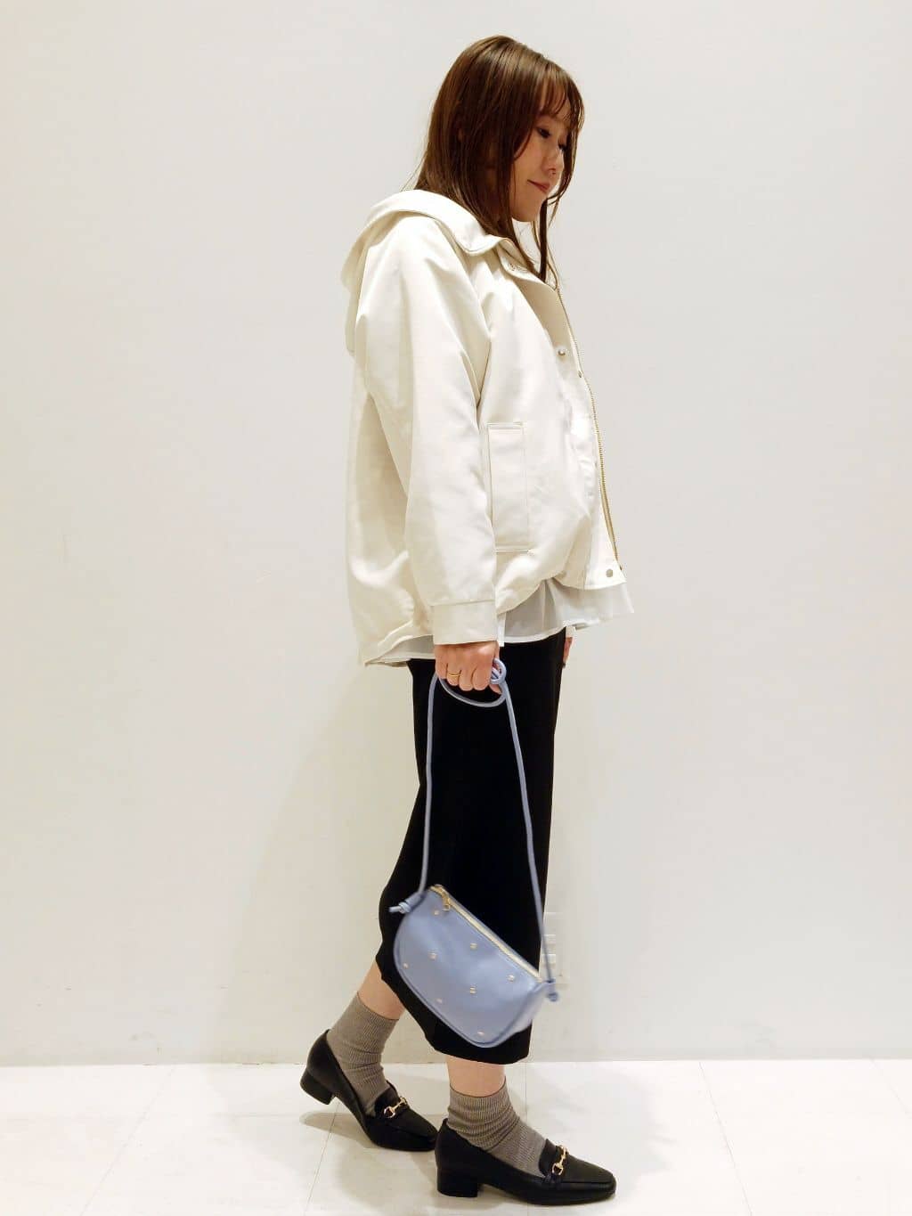 mizueさんの「grove｜【撥水】きれいめに着こなせるマウンテンパーカ」を使ったコーディネート