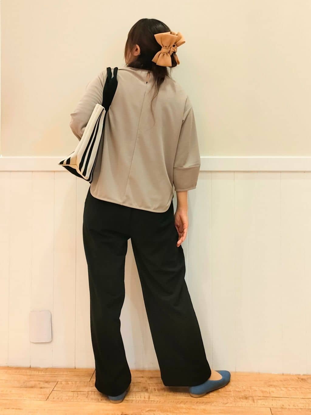 NMさんの「SHOO･LA･RUE｜【NEW/22.5㎝-24.5㎝】洗えてサラサラ ニットパンプス」を使ったコーディネート