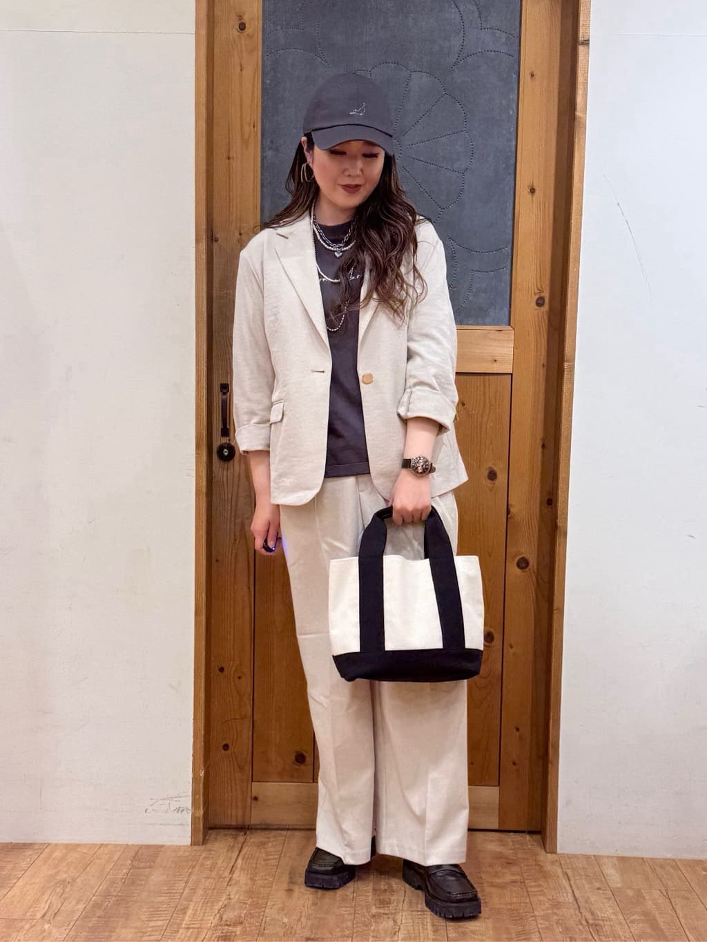Ayana.さんの「SHOO･LA･RUE｜猫シルエット刺繍キャップ」を使ったコーディネート