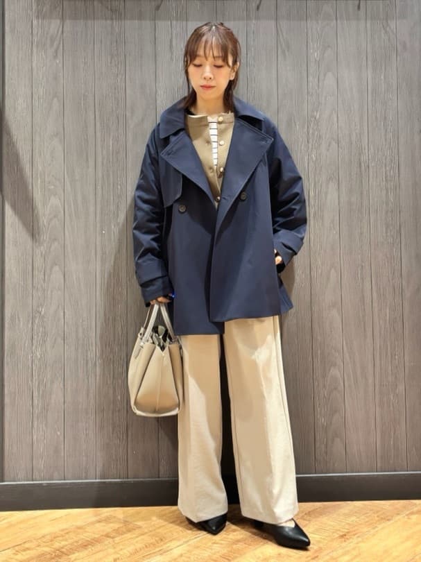 meiさんの「SHOO･LA･RUE｜【S-LL/撥水】通勤やお出かけにも活躍 ミドルトレンチコート」を使ったコーディネート