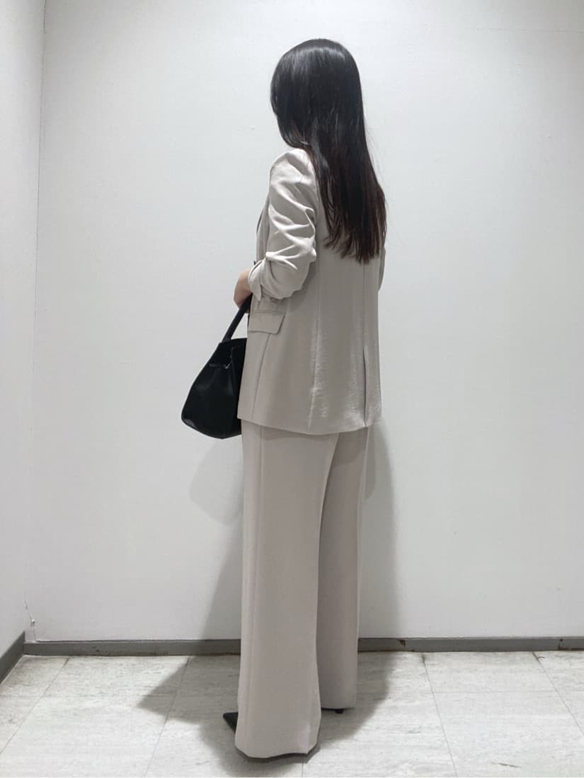 meiさんの「INDIVI｜【洗える／多機能／SETUP可】着る日傘ダブルジャケット」を使ったコーディネート