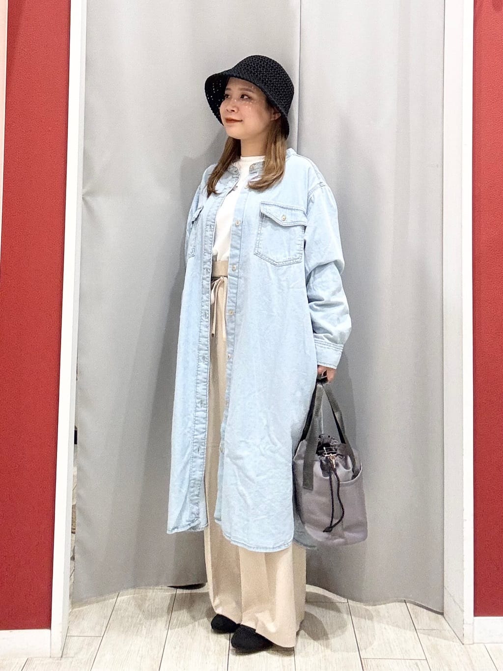 shioさんの「SHOO･LA･RUE｜【洗濯機可/UV/綿100％】体型カバーが叶う ゆるトップス」を使ったコーディネート