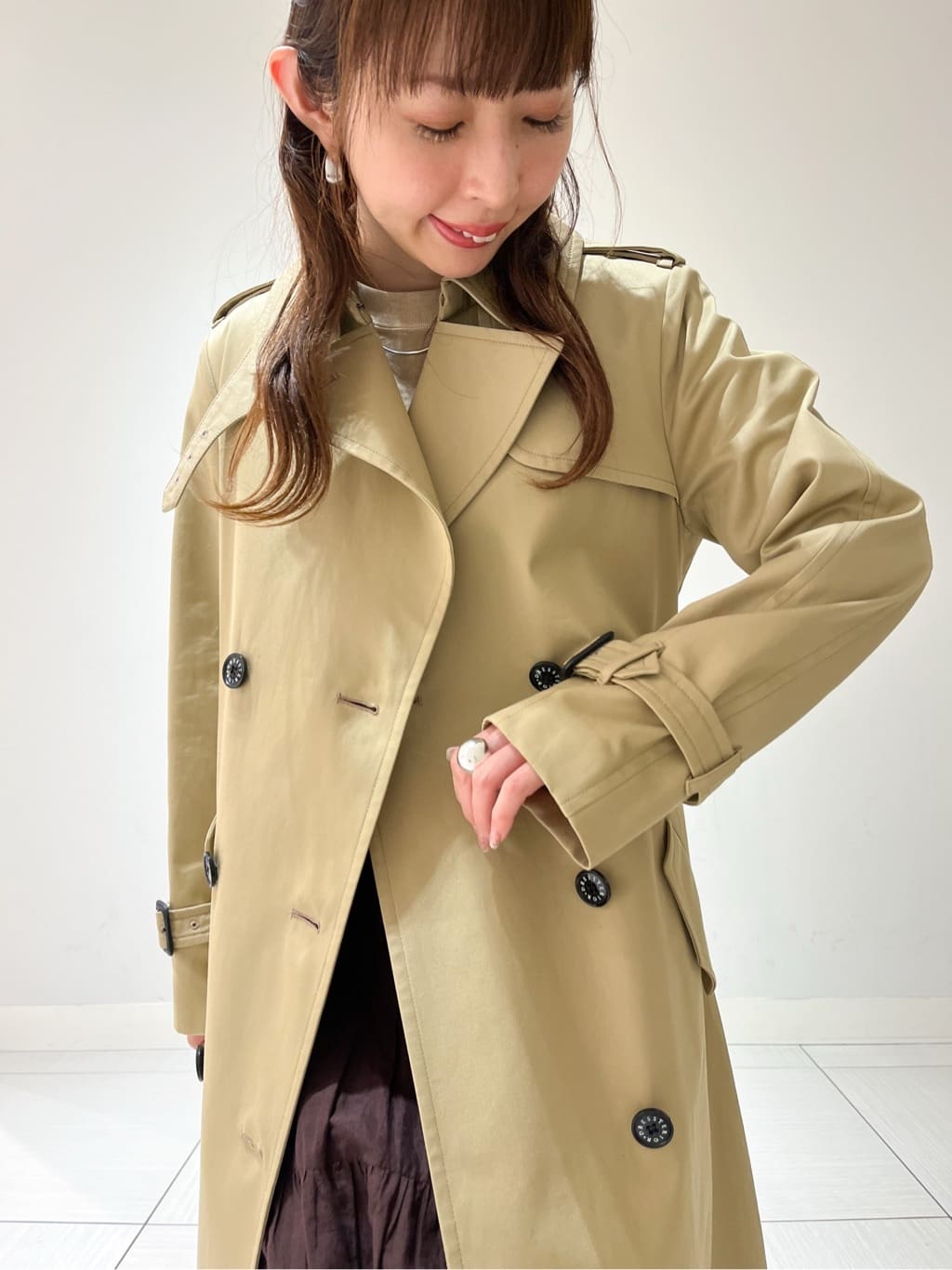 じゅんさんの「DRESSTERIOR｜◆【撥水/透湿素材】コットンギャバジントレンチコート」を使ったコーディネート