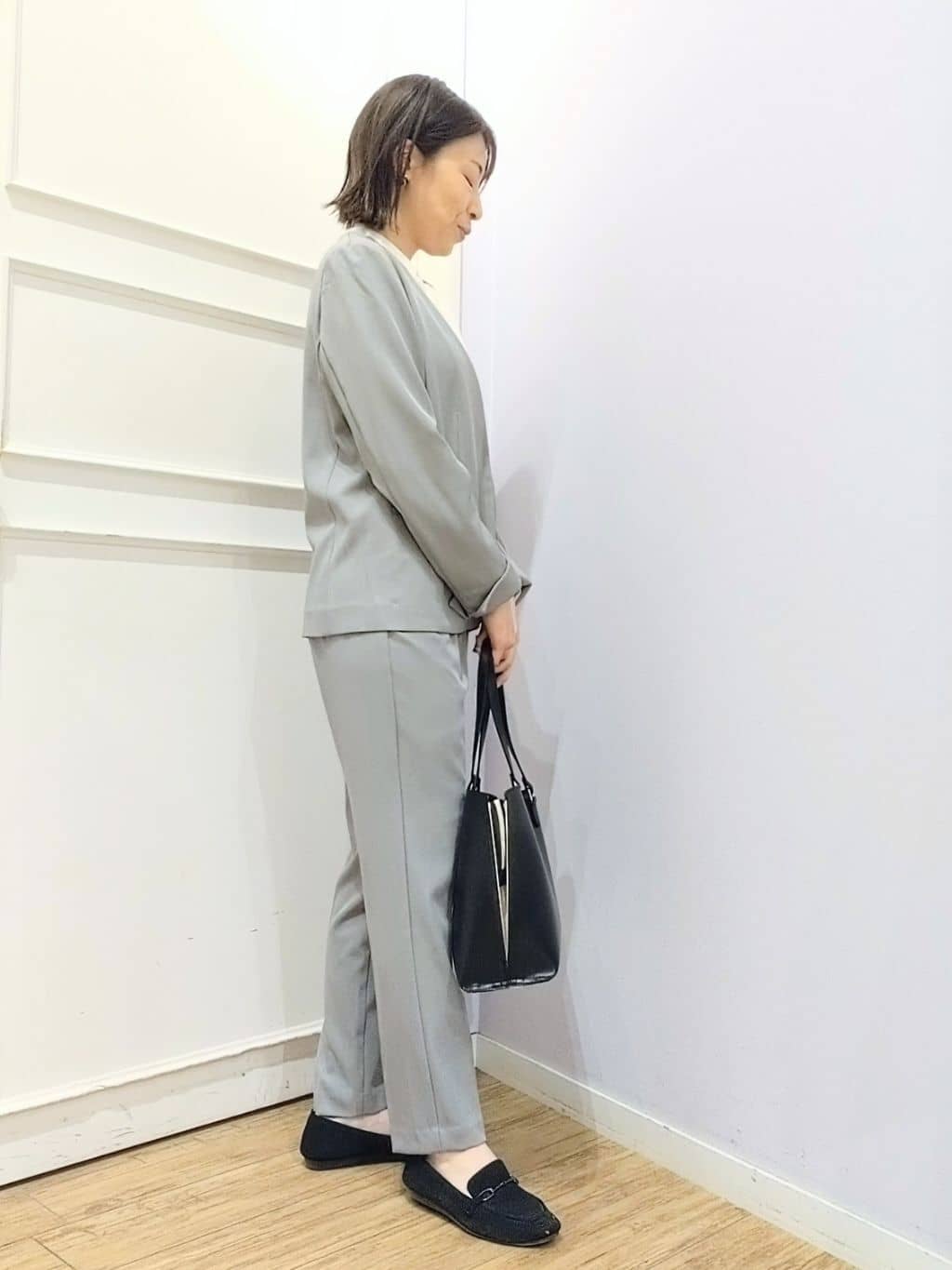 miomioさんの「SHOO･LA･RUE｜【SS-LL/洗濯機可/UV】洗濯後しわになりにくい 2タックテーパードパンツ」を使ったコーディネート