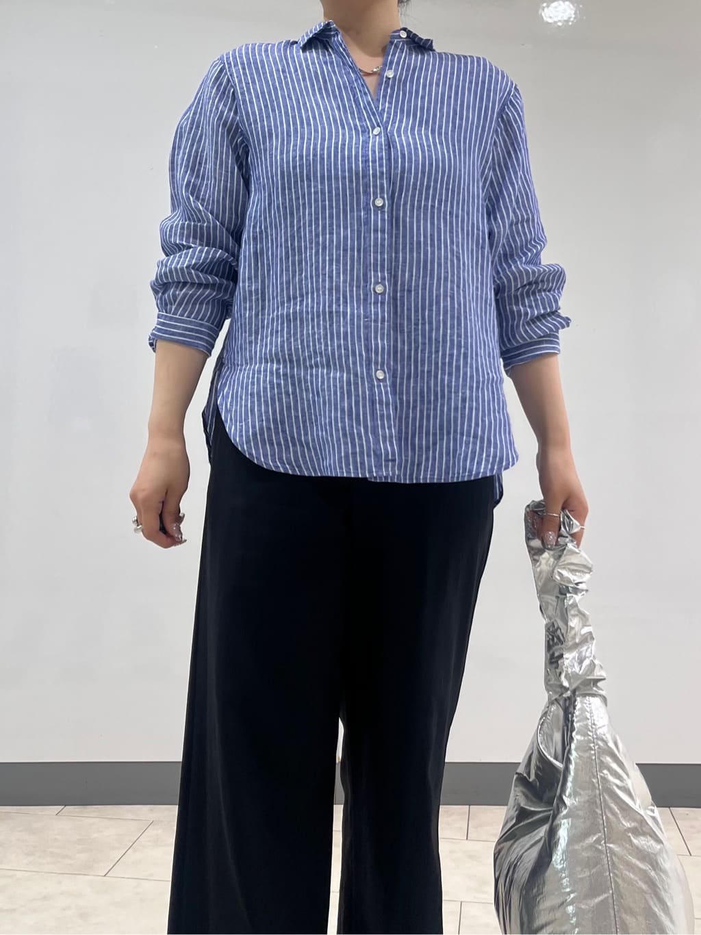 hasuさんの「INDIVI｜【接触冷感／2WAY】カシュクールリネンシャツ」を使ったコーディネート