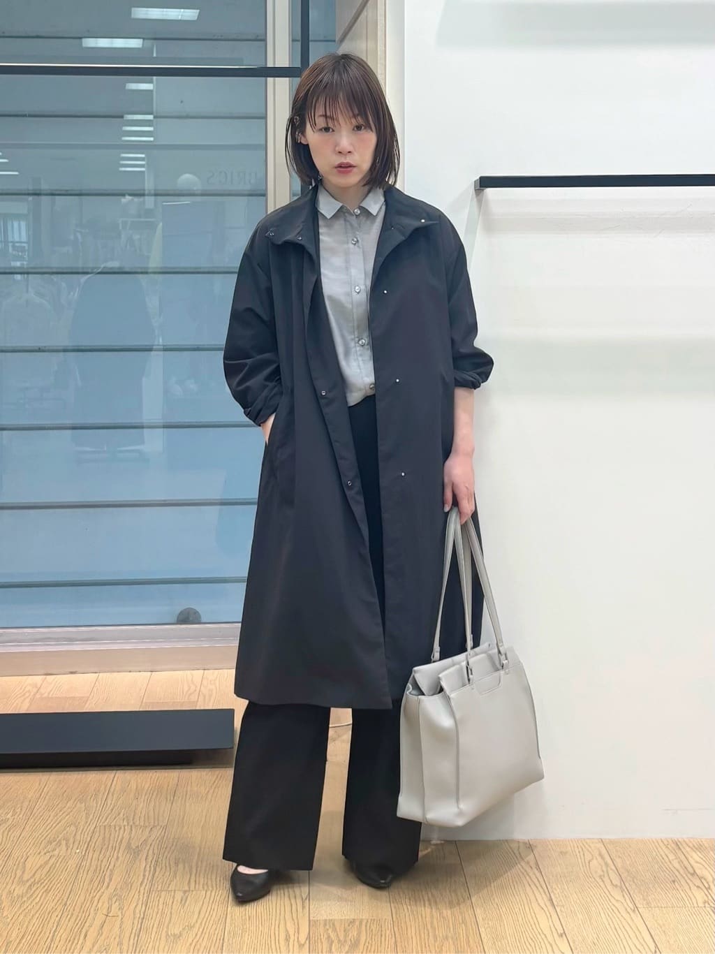 asamiさんの「INDIVI｜【接触冷感／洗える／2WAY】ドロスト付 シアーシャンブレーシャツ」を使ったコーディネート
