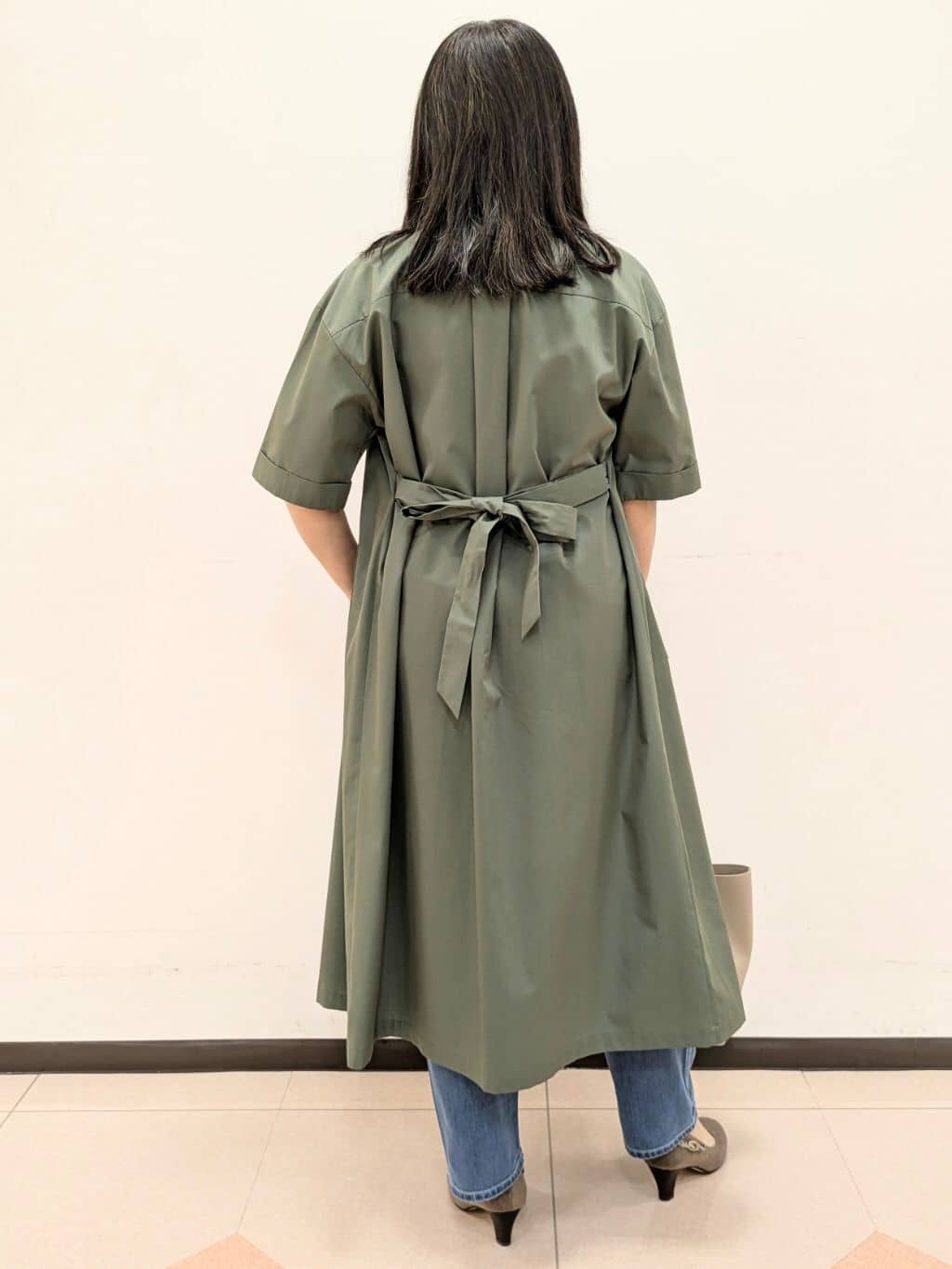 ともさんの「UNTITLED｜◆【洗える/前開きボタン】シャンブレーシャツワンピース」を使ったコーディネート