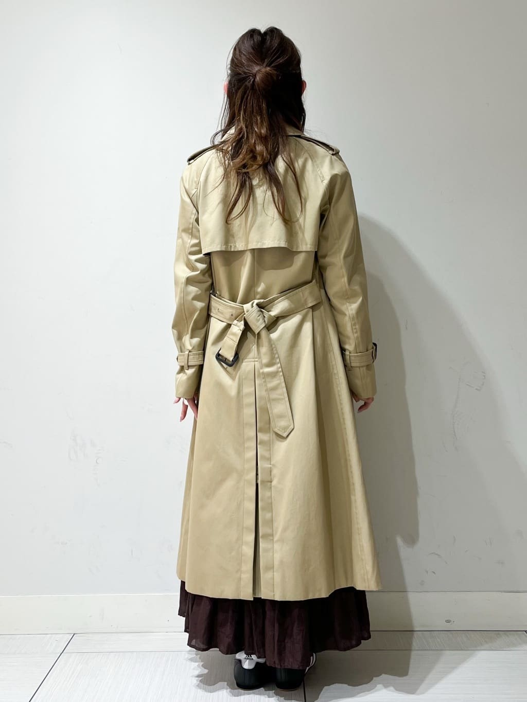 じゅんさんの「DRESSTERIOR｜◆【撥水/透湿素材】コットンギャバジントレンチコート」を使ったコーディネート