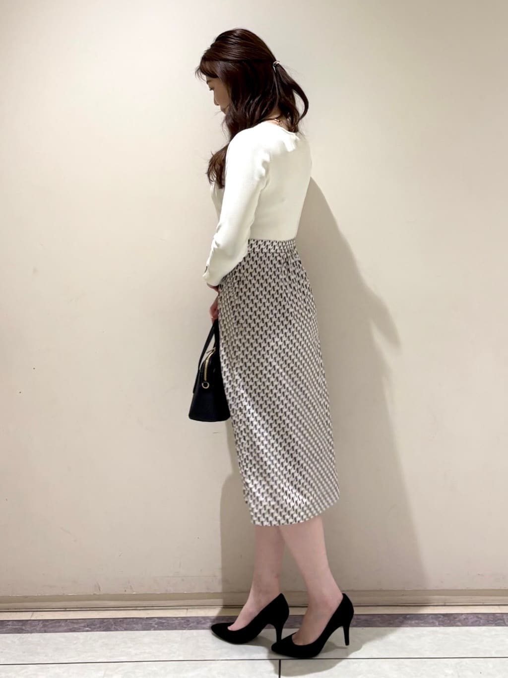 sakiさんの「COUP DE CHANCE｜【手洗い可】異素材ドッキングワンピース」を使ったコーディネート