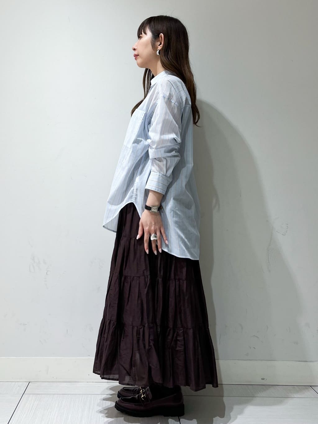 じゅんさんの「DRESSTERIOR｜シアー ストライプシャツ」を使ったコーディネート
