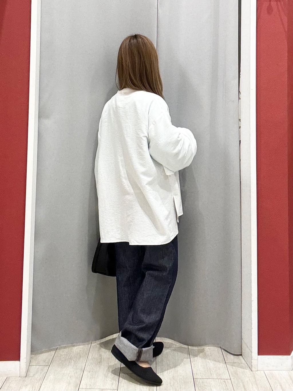 shioさんの「SHOO･LA･RUE｜【S-LL】程よい甘さが魅力 ギャザー切り替えフリルシャツ」を使ったコーディネート