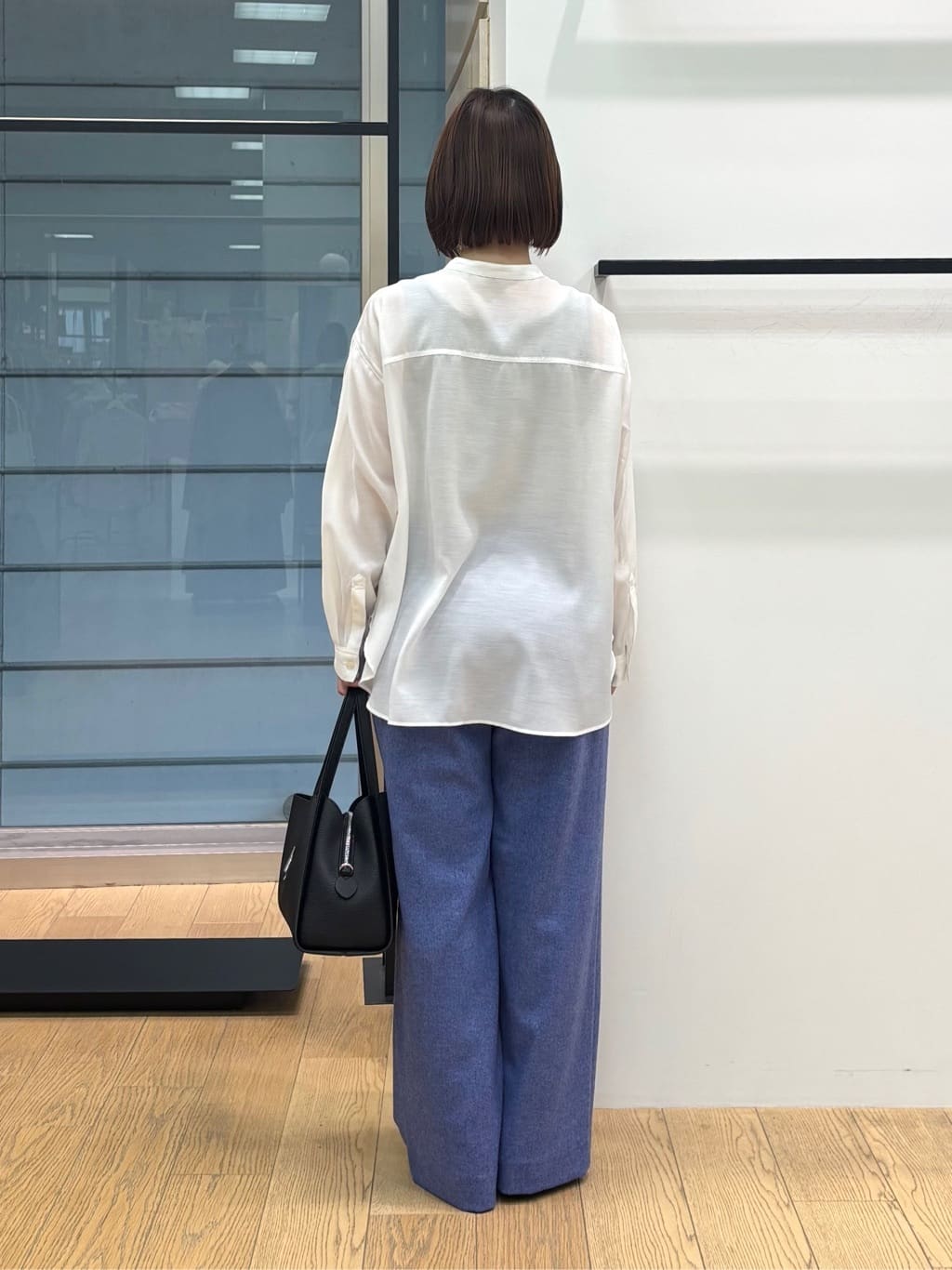 asamiさんの「INDIVI｜【2WAY／シアー】バイアスチェック柄＆無地 カシュクールシャツ」を使ったコーディネート