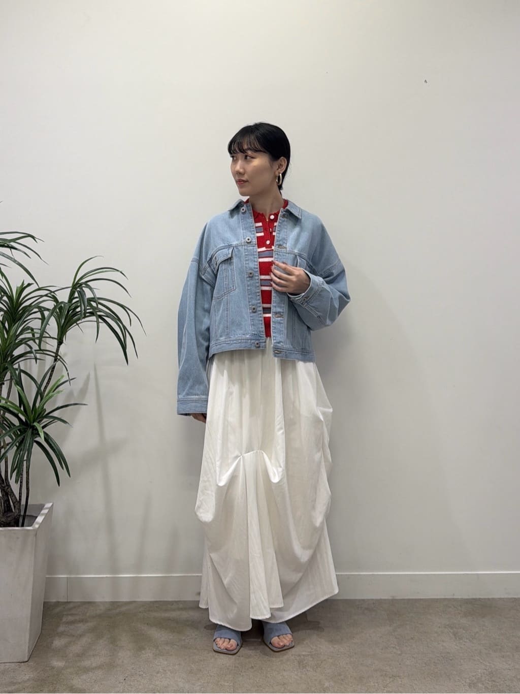 rinaさんの「INDIVI｜ランダムタックスカート」を使ったコーディネート