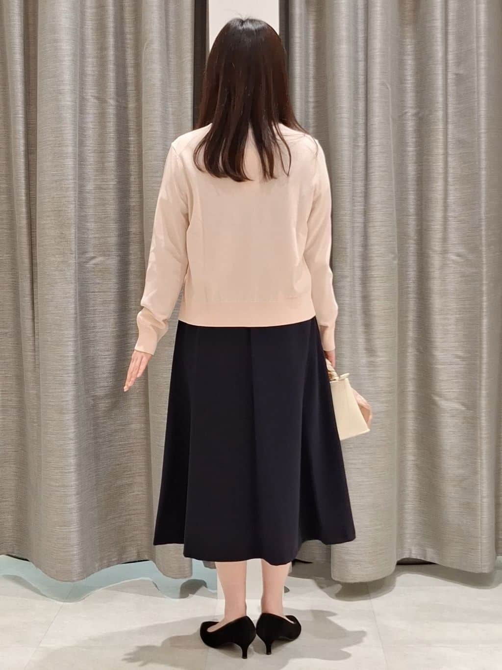 YuKaRiさんの「UNTITLED｜◆【アンサンブル可/洗える】クルーネックニットカーディガン」を使ったコーディネート