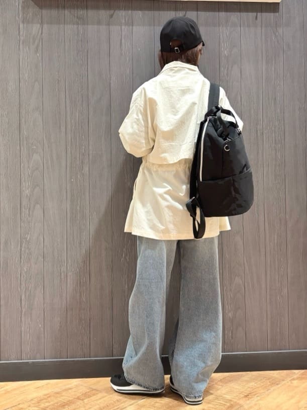 meiさんの「SHOO･LA･RUE｜【SHOO・LA・RUE DENIM/高レビュー】ゆるっと決まる こなれカーブデニムパンツ」を使ったコーディネート