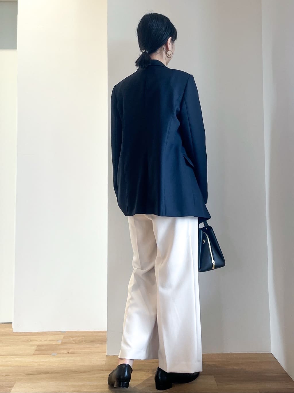 あいさんの「OPAQUE.CLIP｜金ボタンダブルブレストテーラードジャケット／セットアップ対応【洗える】」を使ったコーディネート