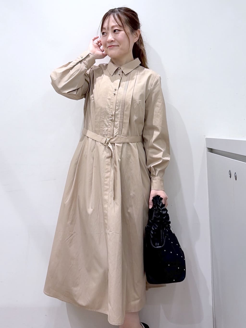 Junさんの「index｜ベルト付きタックシャツワンピース【洗濯機OK／イージーアイロン】」を使ったコーディネート