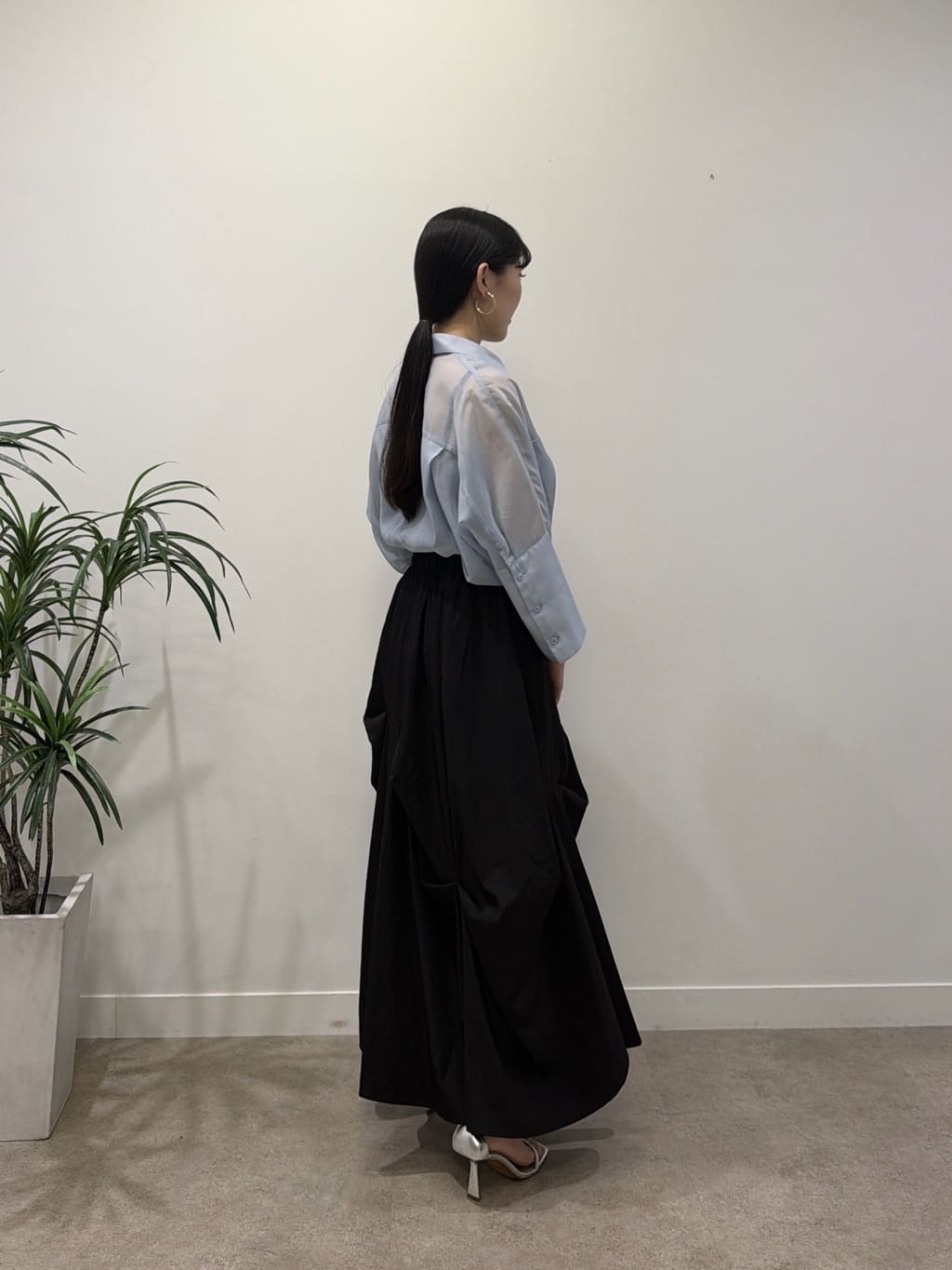 rinaさんの「INDIVI｜【接触冷感】シアーコクーンブラウス」を使ったコーディネート