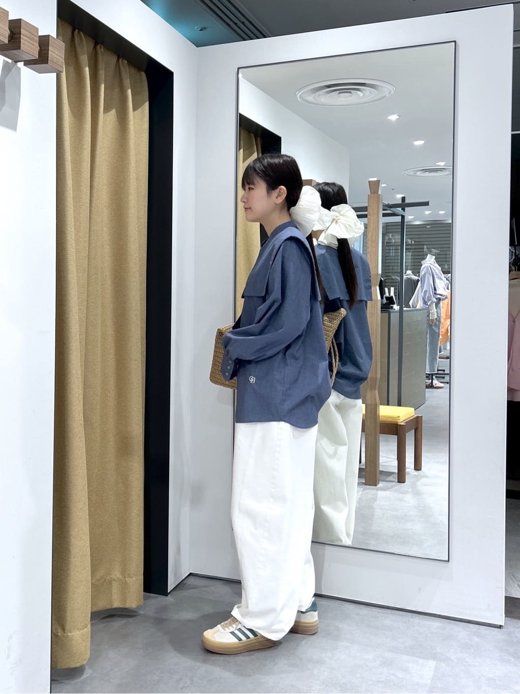 Renoさんの「INDIVI｜ビッグカラーシャツ」を使ったコーディネート