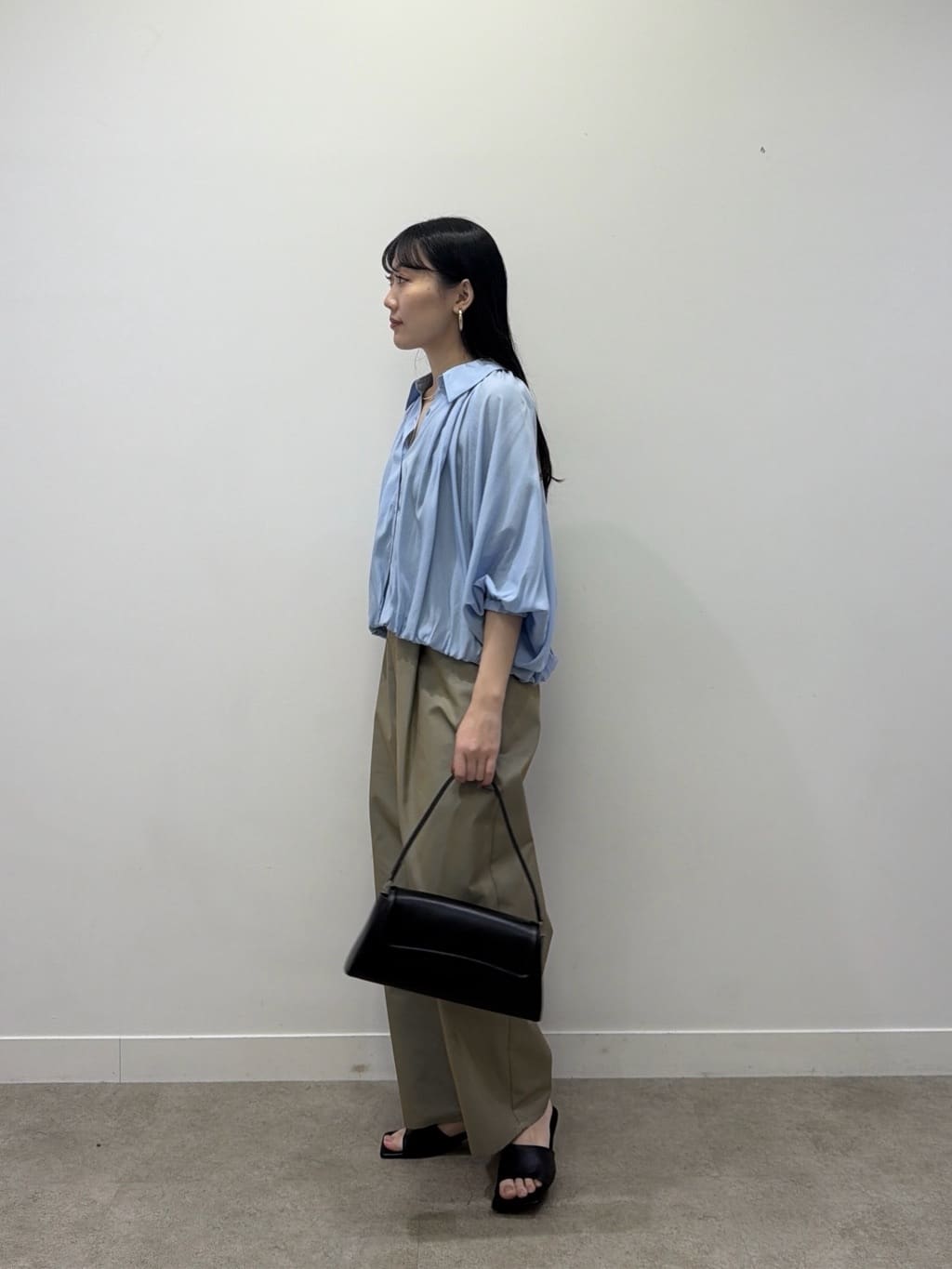 rinaさんの「INDIVI｜バルーンシアーブラウス【接触冷感】」を使ったコーディネート