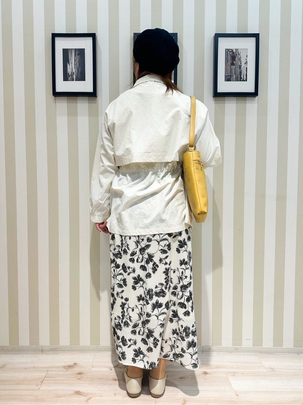みさぼうさんの「SHOO･LA･RUE｜【防花粉/S-LL】ウエストマークですっきり見え　軽やかスタンドブルゾン」を使ったコーディネート