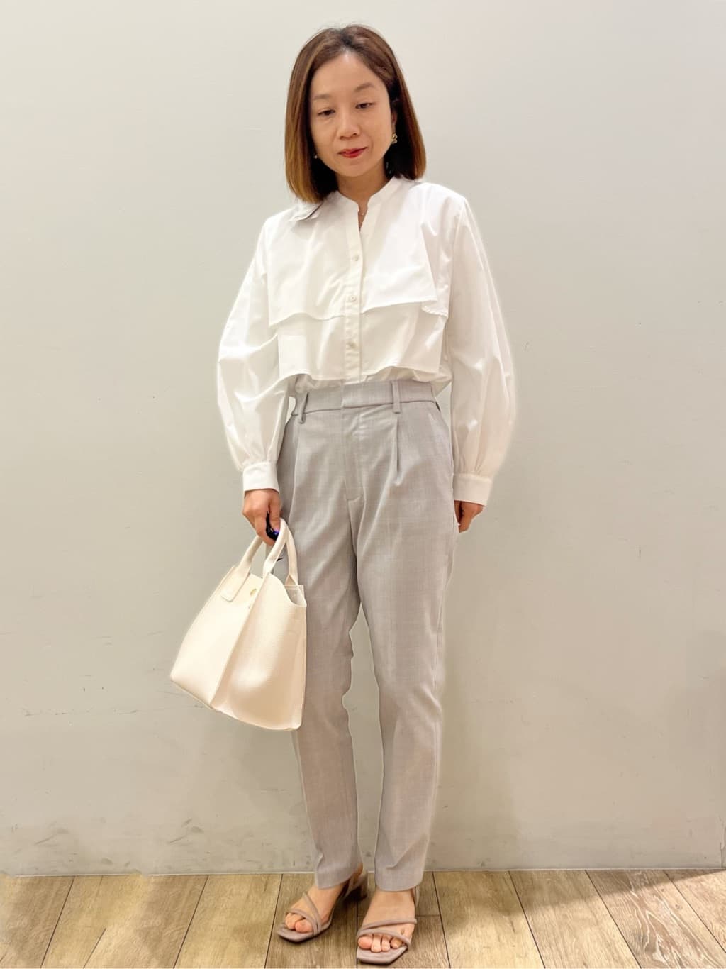 kcさんの「OPAQUE.CLIP｜フリルキーネックシャツ【洗濯機OK／イージーアイロン／防シワ】《XS～LL／7col》」を使ったコーディネート