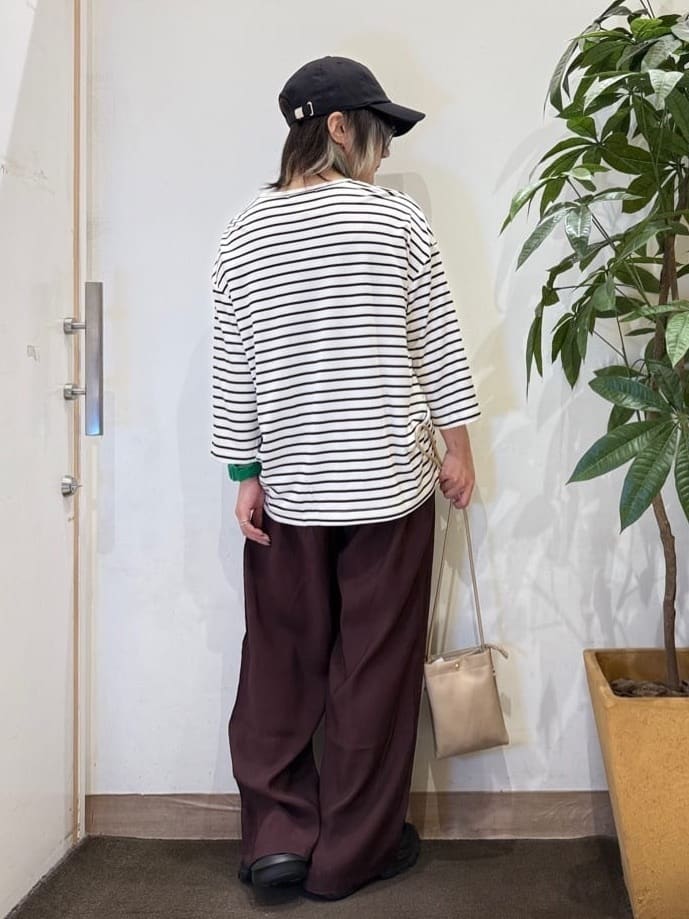 misakiさんの「SHOO･LA･RUE｜【UV/体型カバー】とろみフロントタック7分袖ゆるトップス」を使ったコーディネート